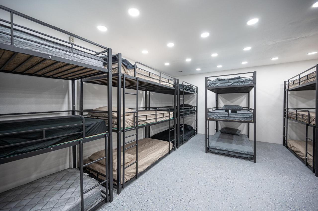 Free Airport & Strip Shuttle, & Bfast! Hostel Las Vegas Exterior photo